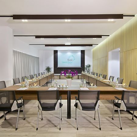 Sol By Melia Phu Quoc Hotell Exteriör bild Meeting room at the hotel