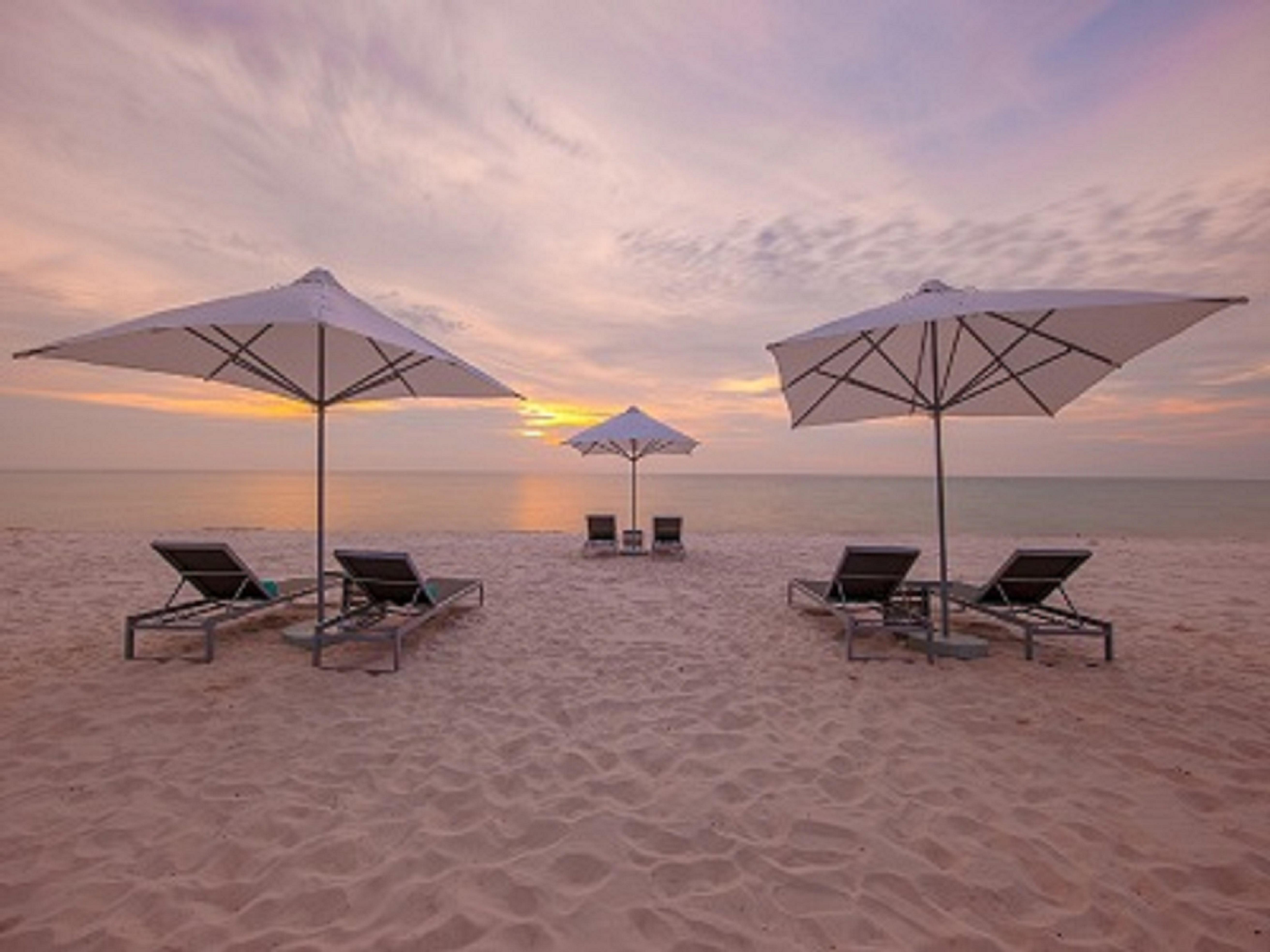 Sol By Melia Phu Quoc Hotell Exteriör bild Beach at the Kempinski Hotel, Muscat