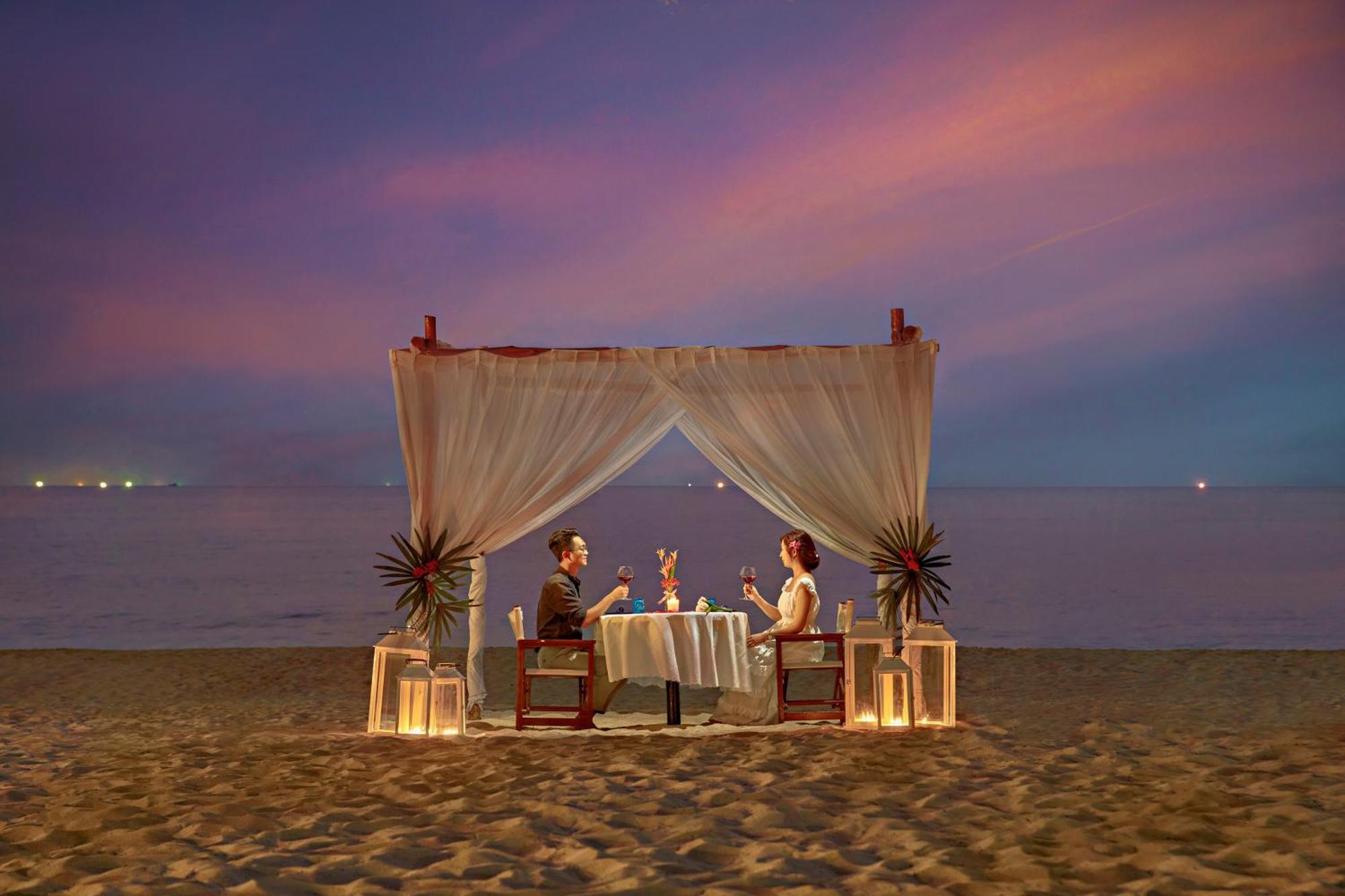 Sol By Melia Phu Quoc Hotell Exteriör bild A beachside dinner at the InterContinental Chania, Crete, Greece