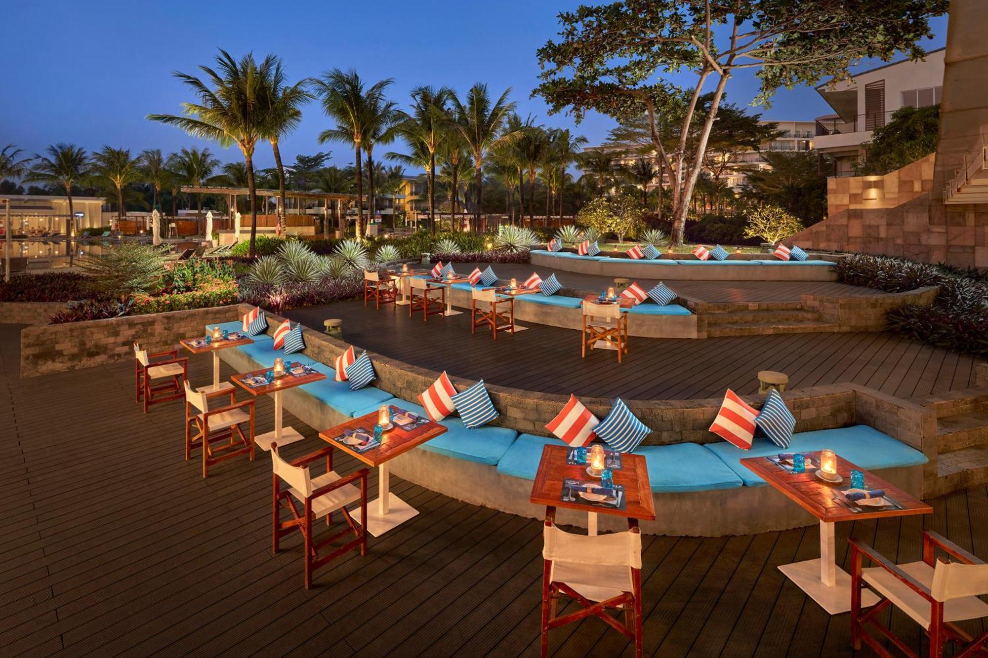 Sol By Melia Phu Quoc Hotell Exteriör bild The Deck